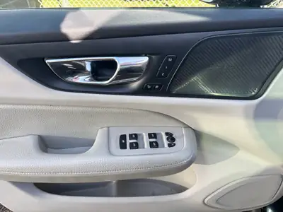 Volvo V60 D4 Momentum — Break diesel automatique, révision Volvo incluse — Miniature 10