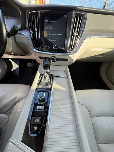 Volvo V60 D4 Momentum — Break diesel automatique, révision Volvo incluse — Miniature 14