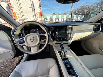 Volvo V60 D4 Momentum — Break diesel automatique, révision Volvo incluse — Miniature 15