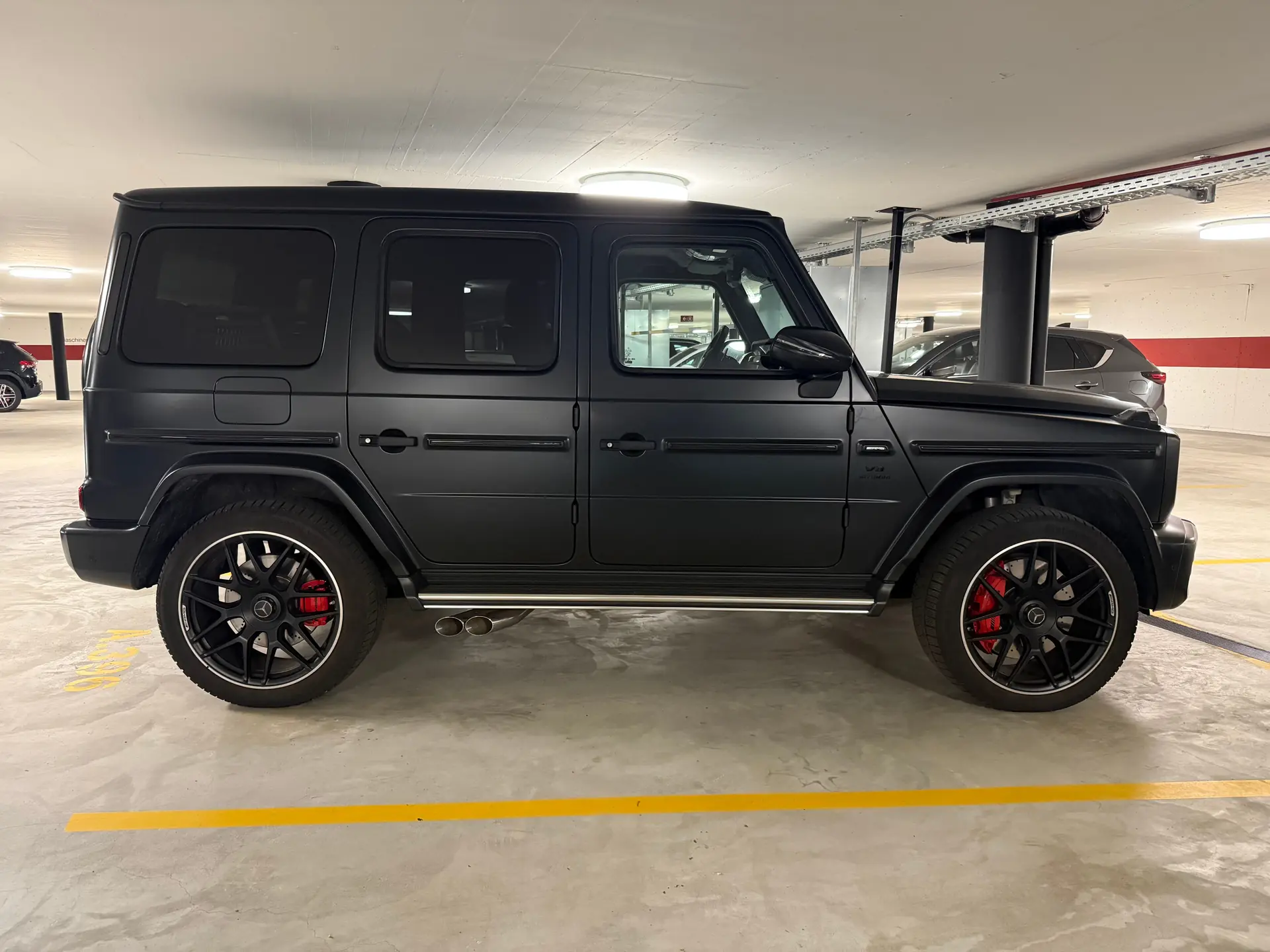 Mercedes-Benz G 63 AMG 463 — Le SUV légendaire 585 ch, très peu kilométré — vue extérieure