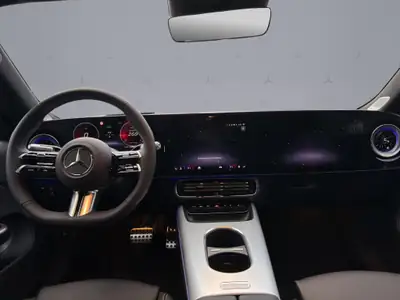 Mercedes-Benz CLA 220 AMG Line 4matic — Berline compacte hybride, puissance et efficacité — Miniature 13