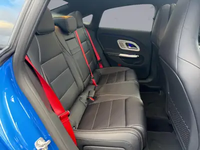Mercedes-Benz CLA 220 AMG Line 4matic — Berline compacte hybride, puissance et efficacité — Miniature 17