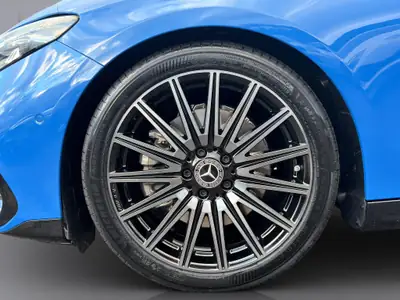 Mercedes-Benz CLA 220 AMG Line 4matic — Berline compacte hybride, puissance et efficacité — Miniature 21