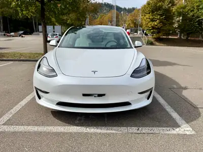 Tesla Model 3 Performance Dual Motor AWD — Électrique haute performance, 62 500 km — arrière