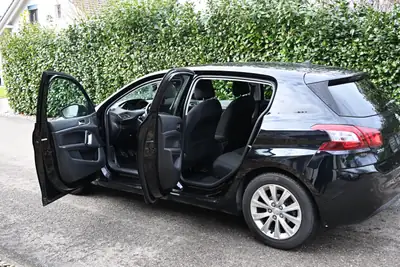 Peugeot 308 1.2 THP Style — Compacte fiable avec 2 jeux de pneus complets — cruscotto