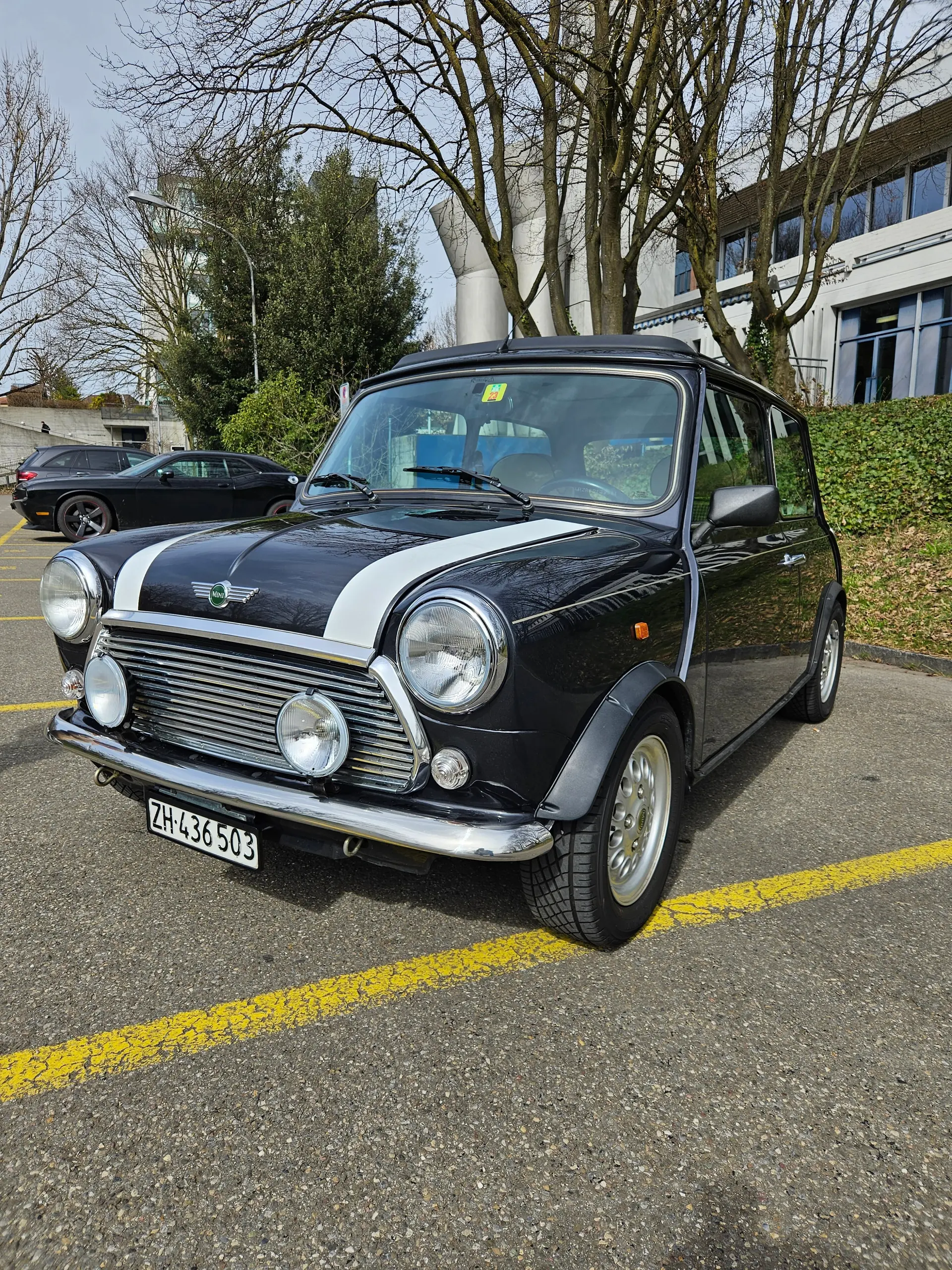 MINI 1.3i — L'icône compacte des années 90, économe et attachante — vista esterna