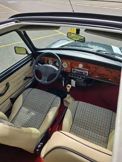 MINI 1.3i — L'icône compacte des années 90, économe et attachante — cruscotto