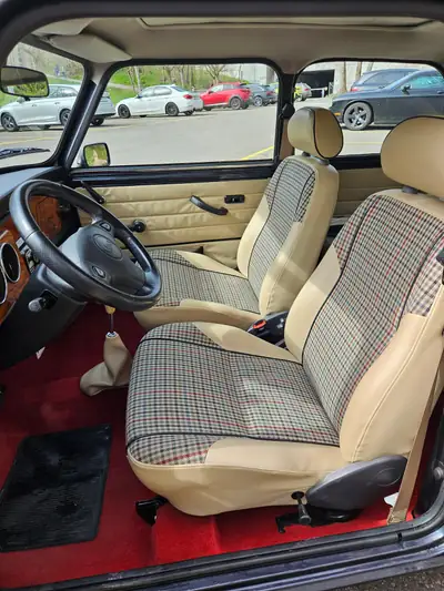 MINI 1.3i — L'icône compacte des années 90, économe et attachante — dettaglio