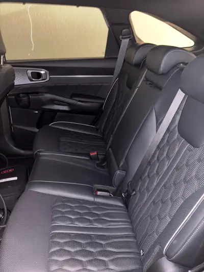 Kia Sorento 1.6 T-GDi PHEV — SUV hybride rechargeable, 50'000 km, garantie 2028 — dashboard