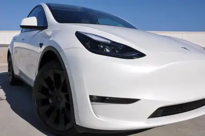 Tesla Model Y Long Range AWD 2023 — SUV électrique performant, quasi neuf, garantie batterie jusqu'à 2030 — Miniatura 7