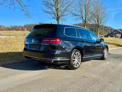 VW Passat Variant 2.0 TSI 280 ch — Break intégral 4Motion, entretien premium — cruscotto
