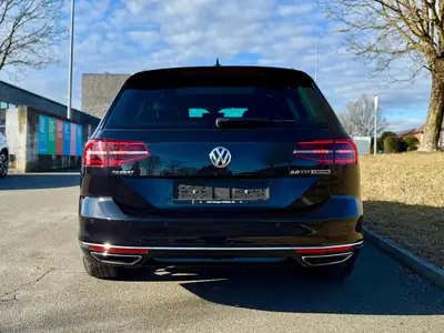 VW Passat Variant 2.0 TSI 280 ch — Break intégral 4Motion, entretien premium — dettaglio