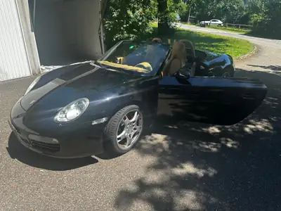 Porsche 718 Boxster S — Cabriolet sportif 295 ch, Manuel, Historique sans accident — côté