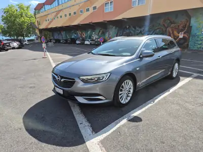 Opel Insignia Sports Tourer 2.0 BiTDI 210 ch — Break 4WD premium, 66'000 km, expertise complète — fianco