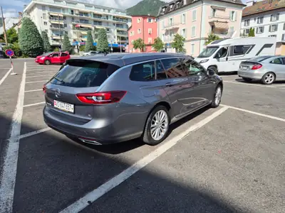 Opel Insignia Sports Tourer 2.0 BiTDI 210 ch — Break 4WD premium, 66'000 km, expertise complète — interni