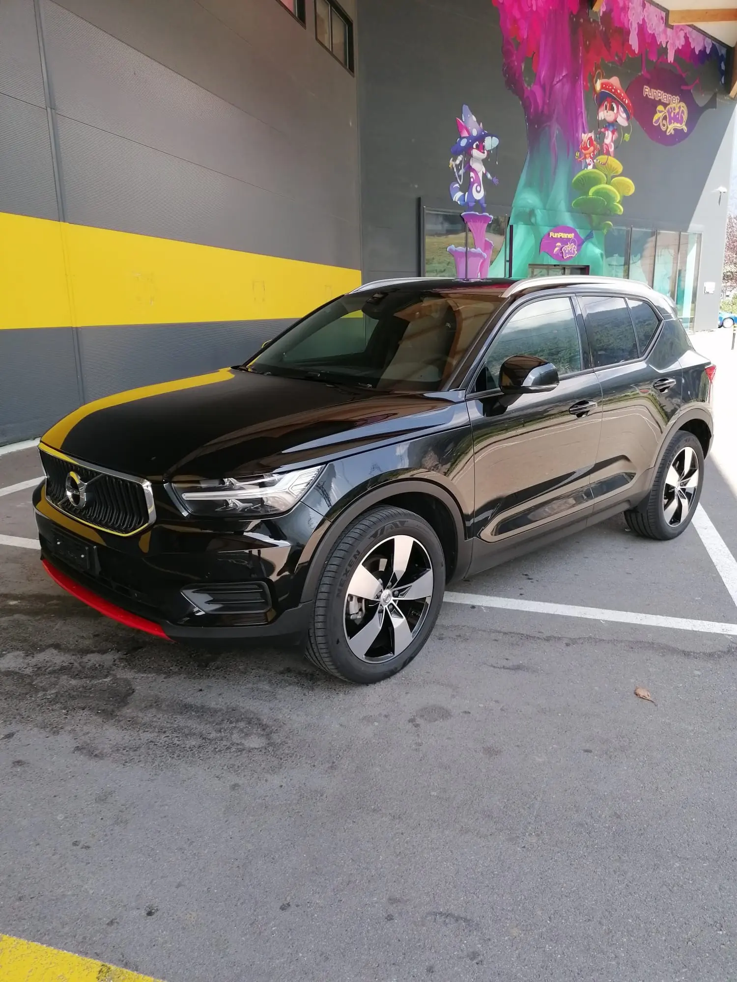 Volvo XC40 T3 Momentum — SUV compact suédois, 80'000 km, sans sinistre