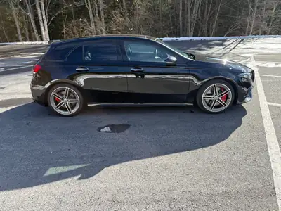Mercedes-AMG A 45 S 4Matic+ — Compacte sportive 422 ch, service gratuit 10 ans — intérieur