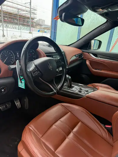 Maserati Levante 2.0 MHEV GT Hybrid — SUV premium hybride, édition limitée 1/200 — vista posteriore