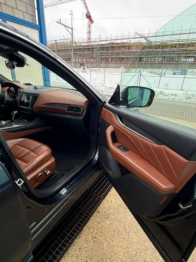 Maserati Levante 2.0 MHEV GT Hybrid — SUV premium hybride, édition limitée 1/200 — interni