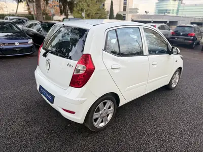 Hyundai i10 1.2 Style — Citadine économique, sans accident, état irréprochable — tableau de bord