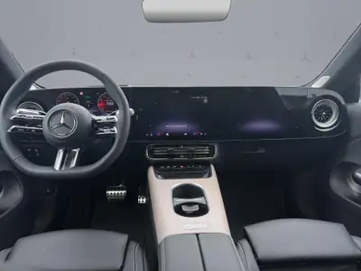 Mercedes-Benz CLA 220 AMG Line 4matic — Berline dynamique, transmission automatique, très faible kilométrage — Miniature 12