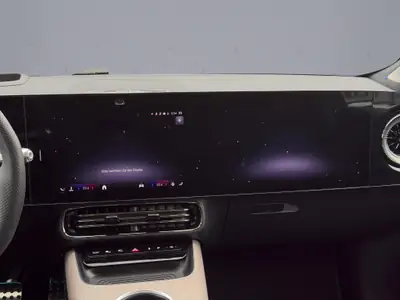 Mercedes-Benz CLA 220 AMG Line 4matic — Berline dynamique, transmission automatique, très faible kilométrage — Miniature 20