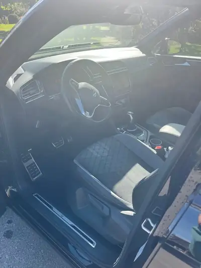 VW Tiguan 2.0 TSI R-Line 4Motion — SUV performant, 75 000 km, traction intégrale — Detail
