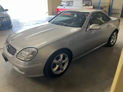 Mercedes-Benz SLK 320 — Cabriolet élégant, moteur V6 performant, bon état général — fianco