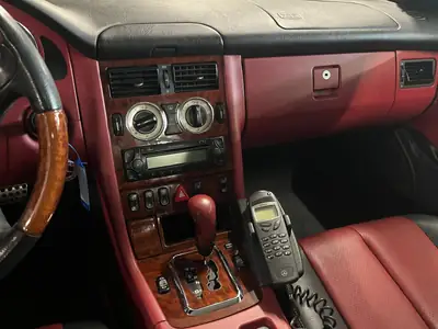 Mercedes-Benz SLK 320 — Cabriolet élégant, moteur V6 performant, bon état général — Miniatura 12