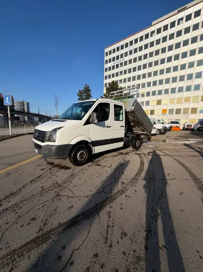 VW Crafter 35 2.0 TDI CR — Utilitaire fiable 136 ch, sans sinistre — exterior view