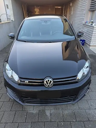 VW Golf 2.0 TSI R 4Motion — 270 ch, Quattro intégral, freins récemment rénovés — vista esterna