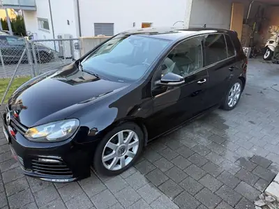VW Golf 2.0 TSI R 4Motion — 270 ch, Quattro intégral, freins récemment rénovés — vista posteriore