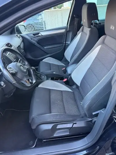 VW Golf 2.0 TSI R 4Motion — 270 ch, Quattro intégral, freins récemment rénovés — Miniatura 7
