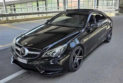 Mercedes-Benz E 400 Coupé — Élégance sportive et motorisation 333 ch, kilométrage maîtrisé — Außenansicht