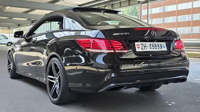 Mercedes-Benz E 400 Coupé — Élégance sportive et motorisation 333 ch, kilométrage maîtrisé — Armaturenbrett
