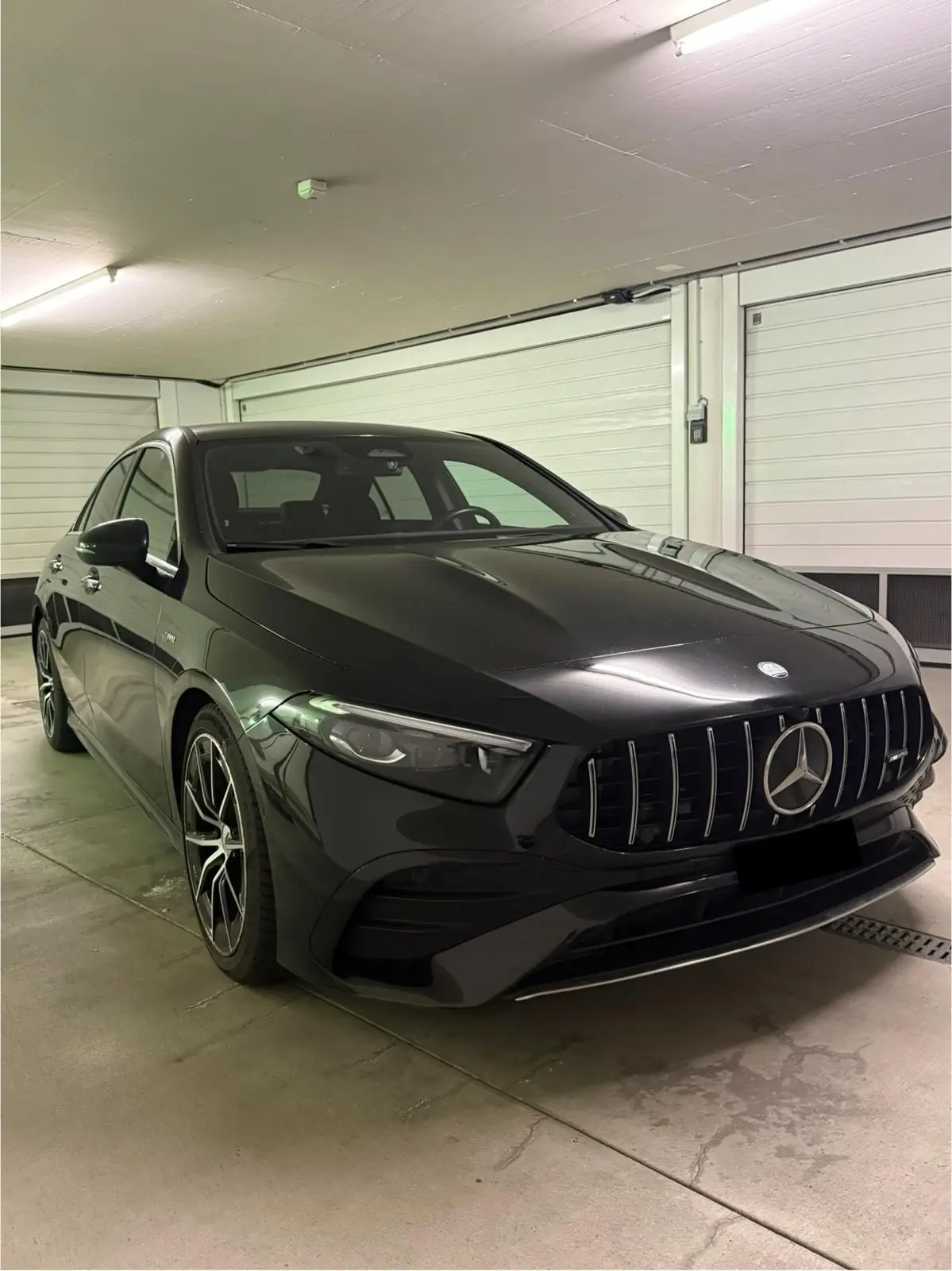 Mercedes-AMG A 35 4Matic+ — Sportive compacte haute performance, 51 500 km seulement — Außenansicht