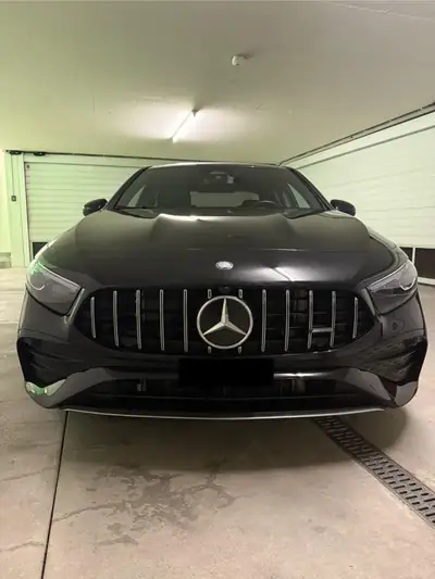Mercedes-AMG A 35 4Matic+ — Sportive compacte haute performance, 51 500 km seulement — Seitenansicht