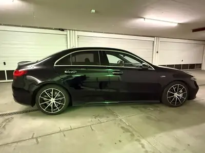 Mercedes-AMG A 35 4Matic+ — Sportive compacte haute performance, 51 500 km seulement — Innenraum