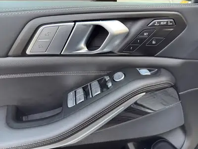 BMW X7 xDrive 48V 40d — SUV 7 places premium, motorisation hybride diesel performante — Thumbnail 12