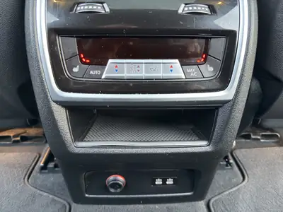BMW X7 xDrive 48V 40d — SUV 7 places premium, motorisation hybride diesel performante — Thumbnail 31