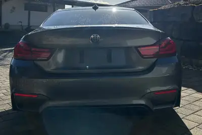 BMW M4 Coupé 431 ch — Sportive d'exception avec préparation Grail — interni