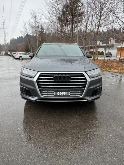 Audi Q7 e-tron 3.0 TDI Quattro — SUV hybride rechargeable, 110'000 km, sans sinistre — vista posteriore