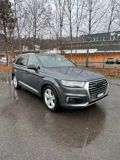 Audi Q7 e-tron 3.0 TDI Quattro — SUV hybride rechargeable, 110'000 km, sans sinistre — vista esterna