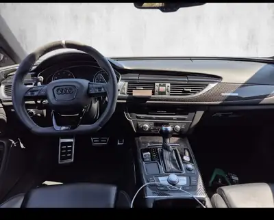 Audi RS6 Avant 4.0 TFSI V8 — Break haute performance 560 ch, moteur légendaire — interni