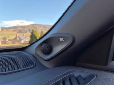 Toyota Yaris Cross 1.5 Adventure e-CVT AWDi — SUV Compact Hybride, Très Faible Kilométrage — Miniatura 10