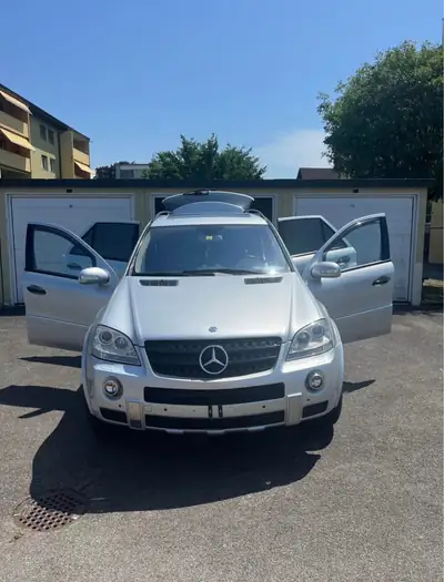 Mercedes-Benz ML 63 AMG — SUV haute performance, 510 ch et seulement 105'000 km — Außenansicht