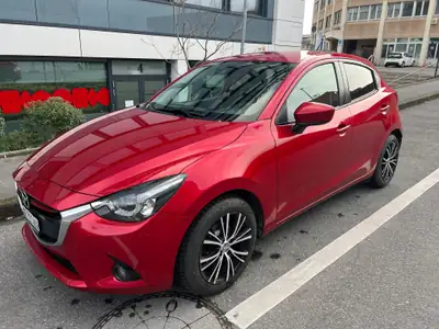 Mazda 2 1.5i Skyactiv-G Revolution — Citadine dynamique, essence efficace et fiable — vista posteriore