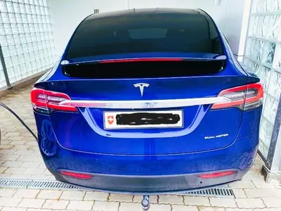 Tesla Model X Maximale-Reichweite 2019 — SUV électrique 7 places, 562 ch, Supercharging gratuit — detail