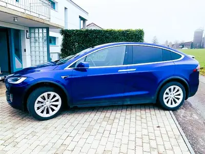 Tesla Model X Maximale-Reichweite 2019 — SUV électrique 7 places, 562 ch, Supercharging gratuit — dashboard