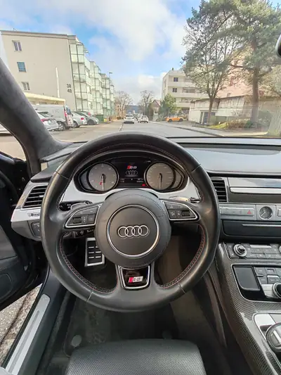 Audi S8 4.0 TFSI V8 plus quattro — Berline de prestige 605 ch, très faible kilométrage — fianco